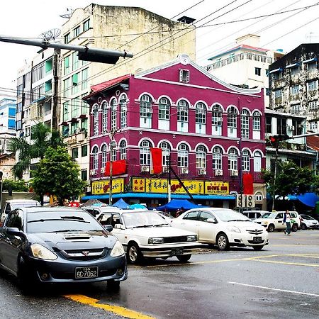 The Sat Yangon Hostel Eksteriør bilde