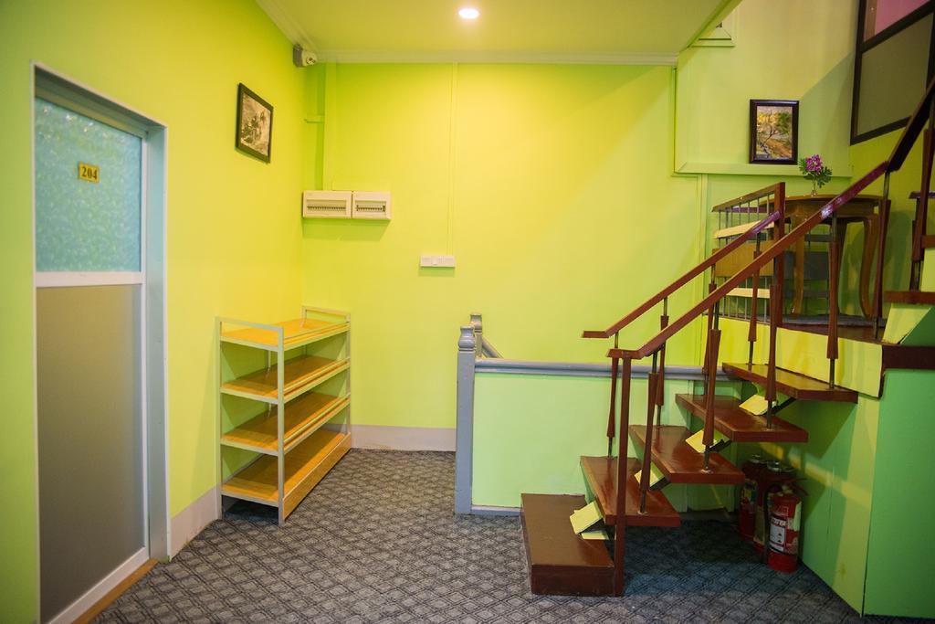 The Sat Yangon Hostel Eksteriør bilde