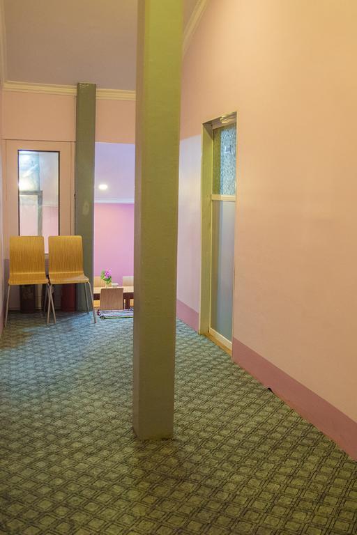 The Sat Yangon Hostel Eksteriør bilde