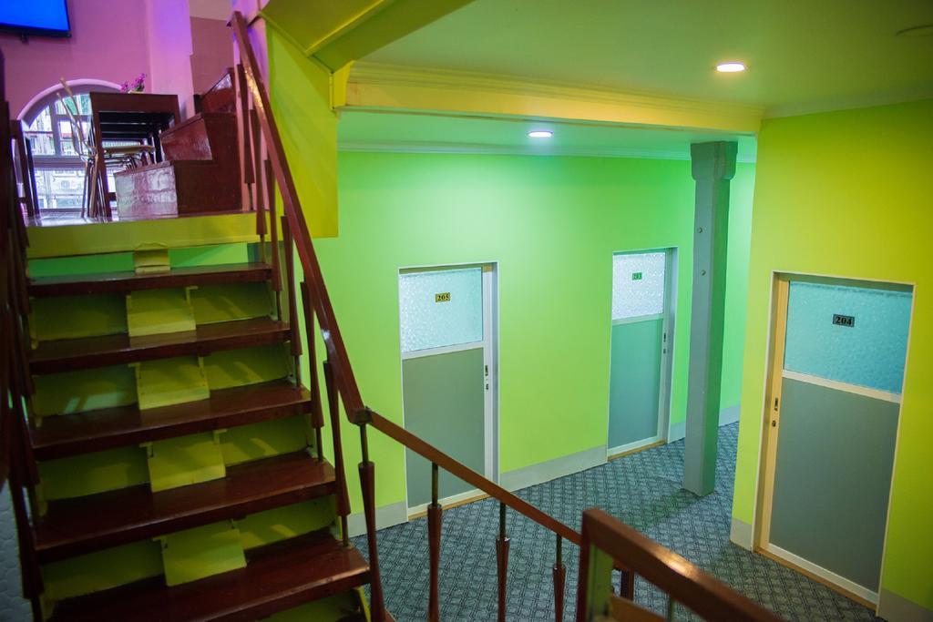 The Sat Yangon Hostel Eksteriør bilde