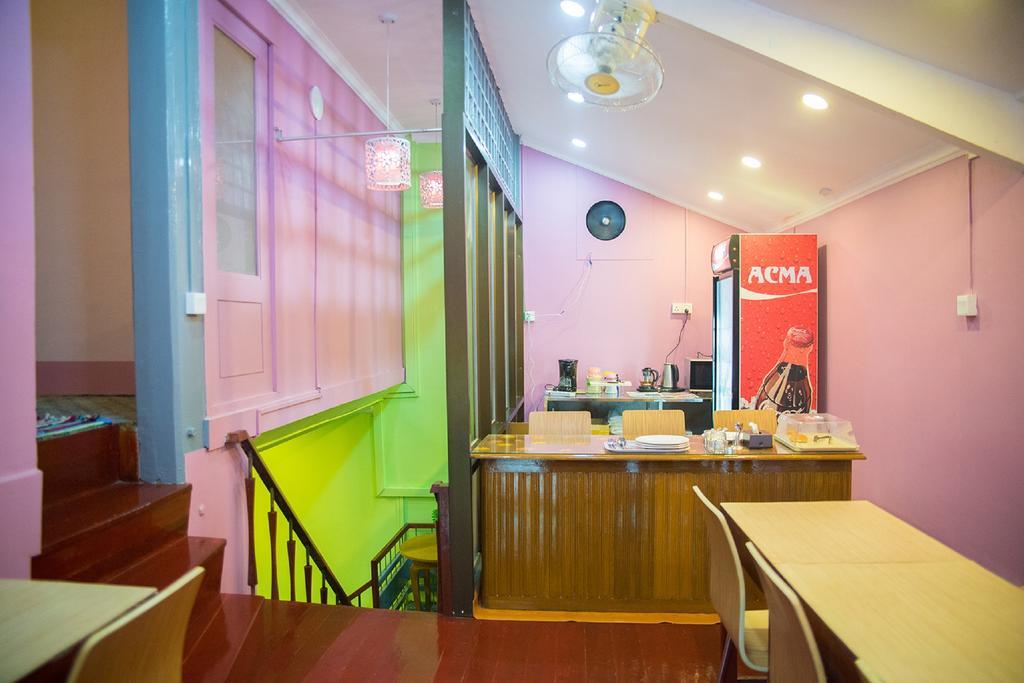 The Sat Yangon Hostel Eksteriør bilde