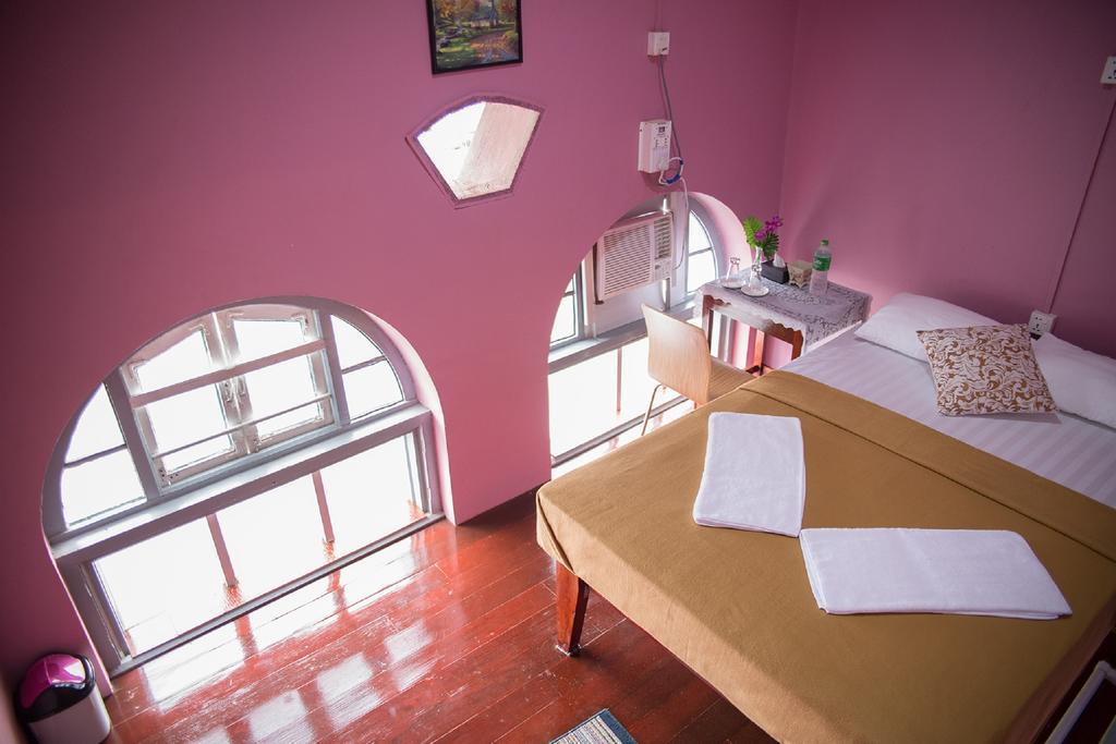 The Sat Yangon Hostel Rom bilde