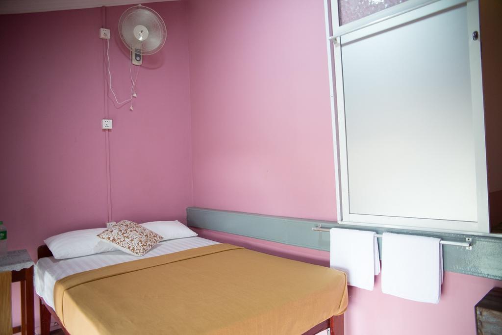 The Sat Yangon Hostel Eksteriør bilde