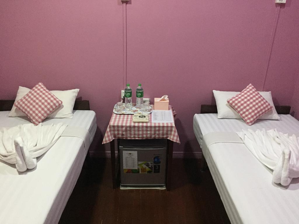 The Sat Yangon Hostel Eksteriør bilde