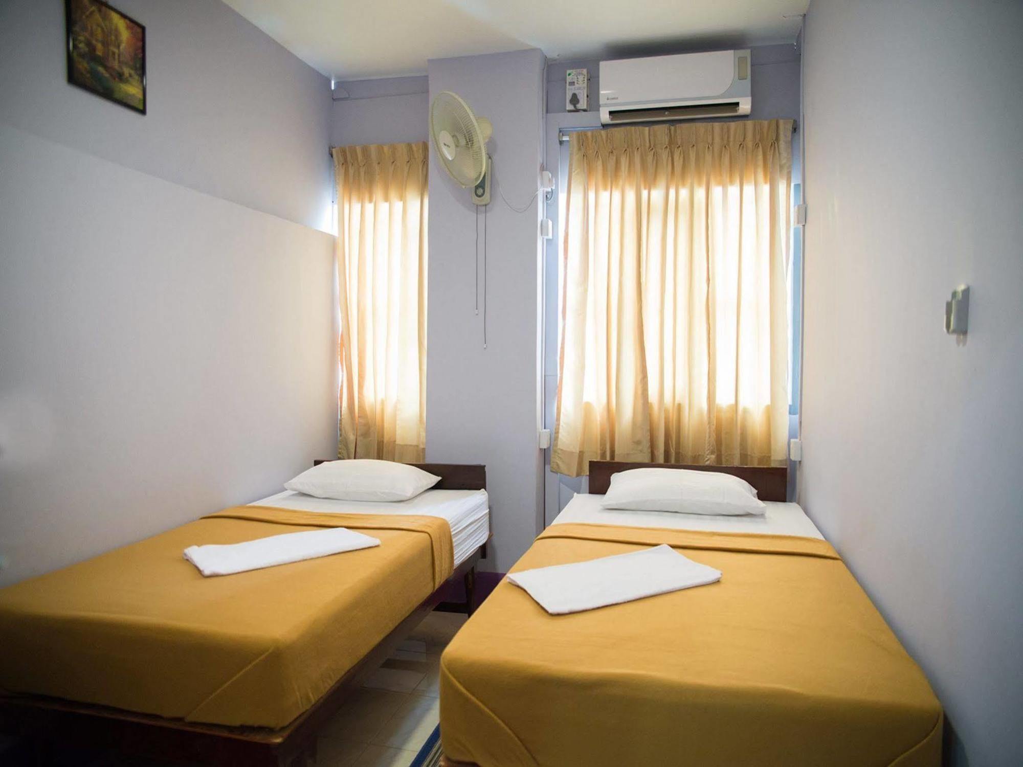 The Sat Yangon Hostel Eksteriør bilde
