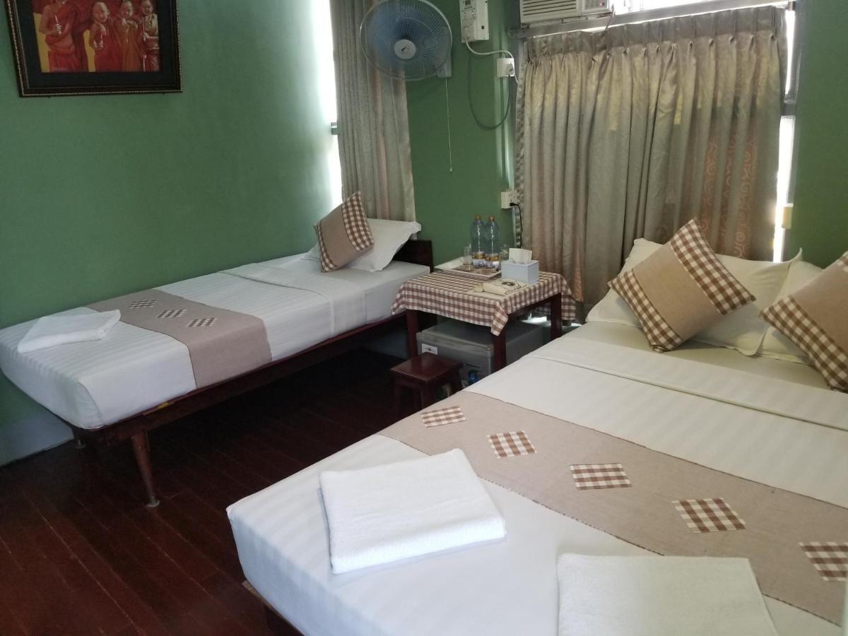 The Sat Yangon Hostel Eksteriør bilde