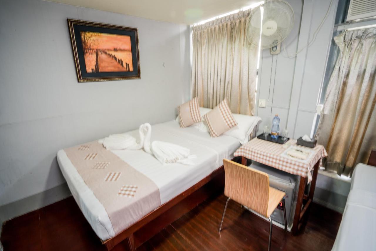 The Sat Yangon Hostel Eksteriør bilde