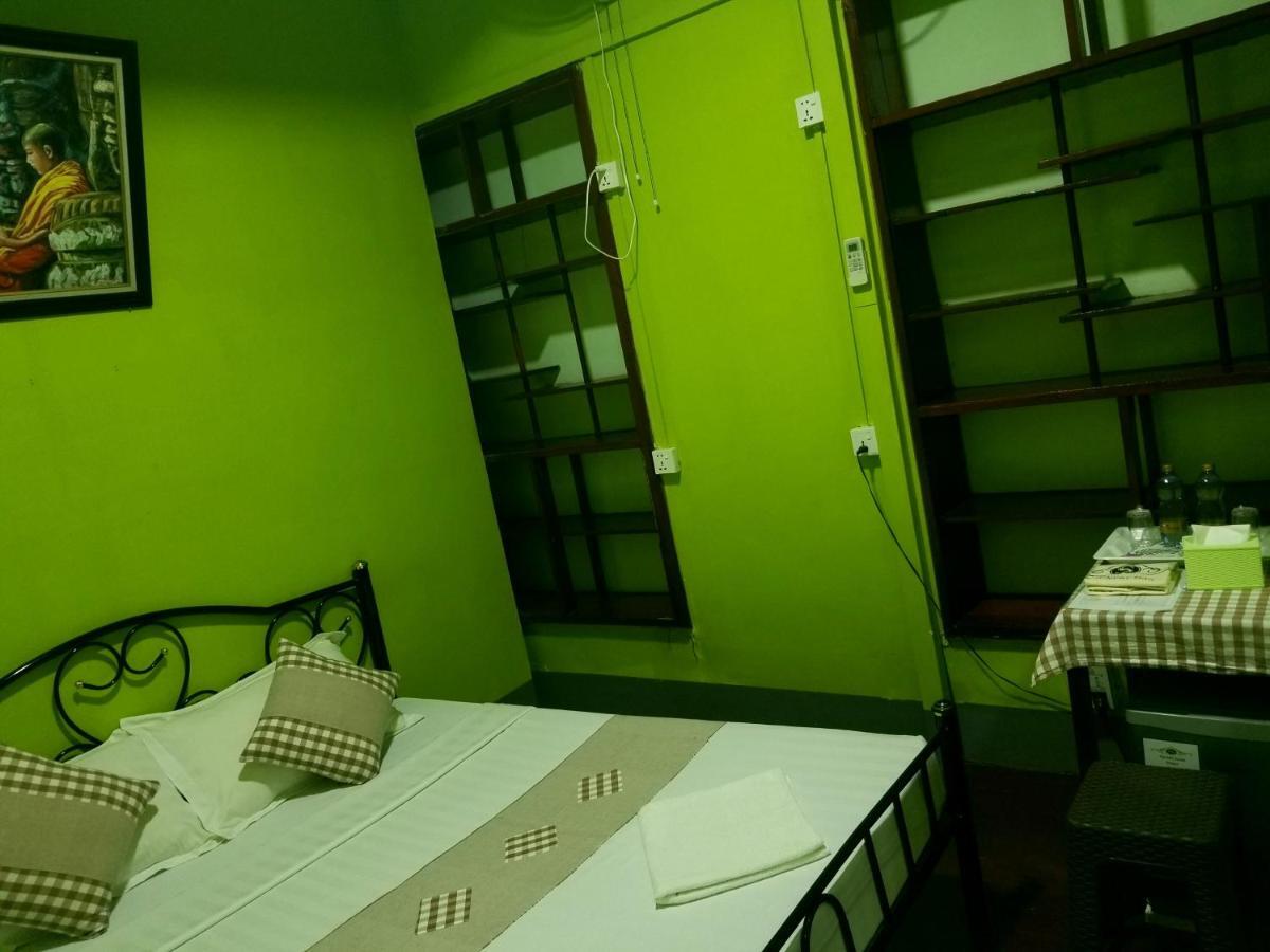 The Sat Yangon Hostel Eksteriør bilde
