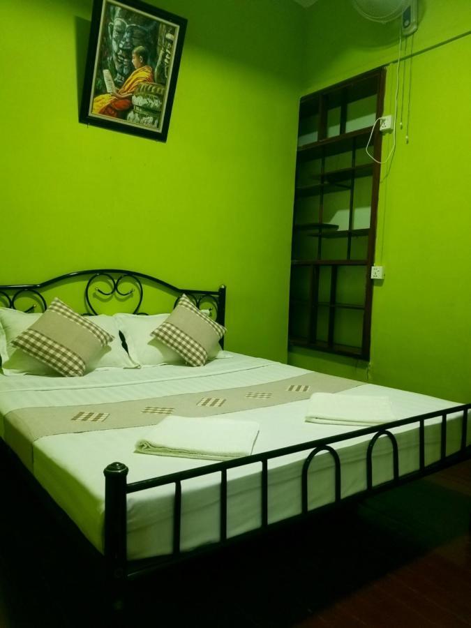 The Sat Yangon Hostel Eksteriør bilde