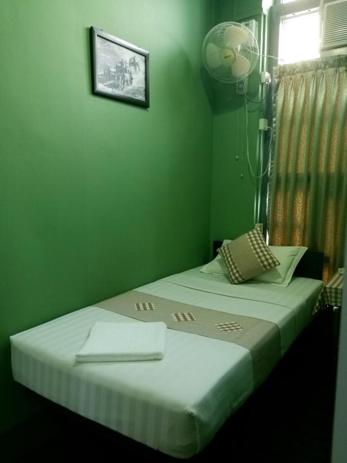 The Sat Yangon Hostel Eksteriør bilde